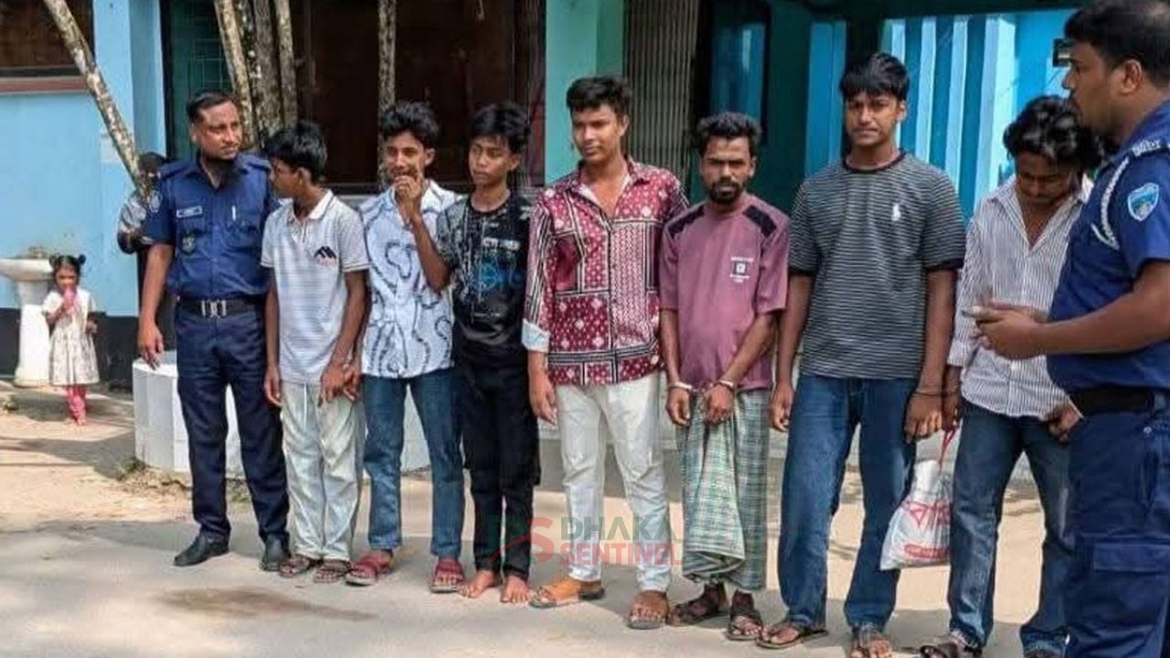 নিষিদ্ধ ছাত্রলীগের ঝটিকা মিছিল থেকে গ্রেফতার ৮