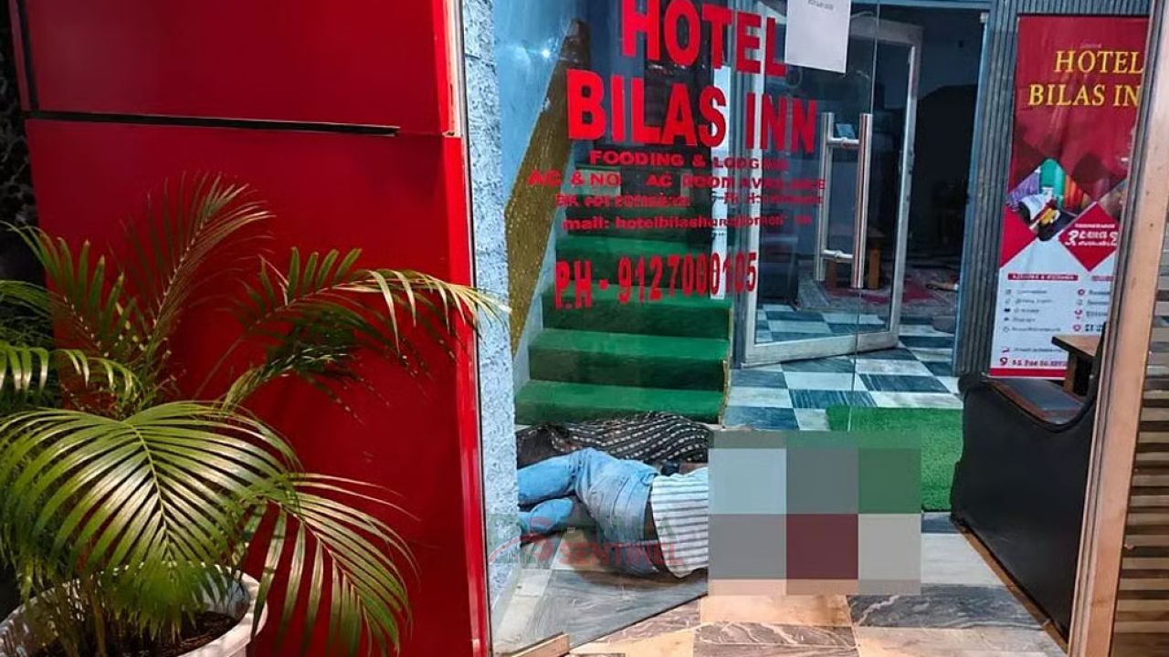 আসামে হোটেলে গোলাগুলি, নিহত ৫