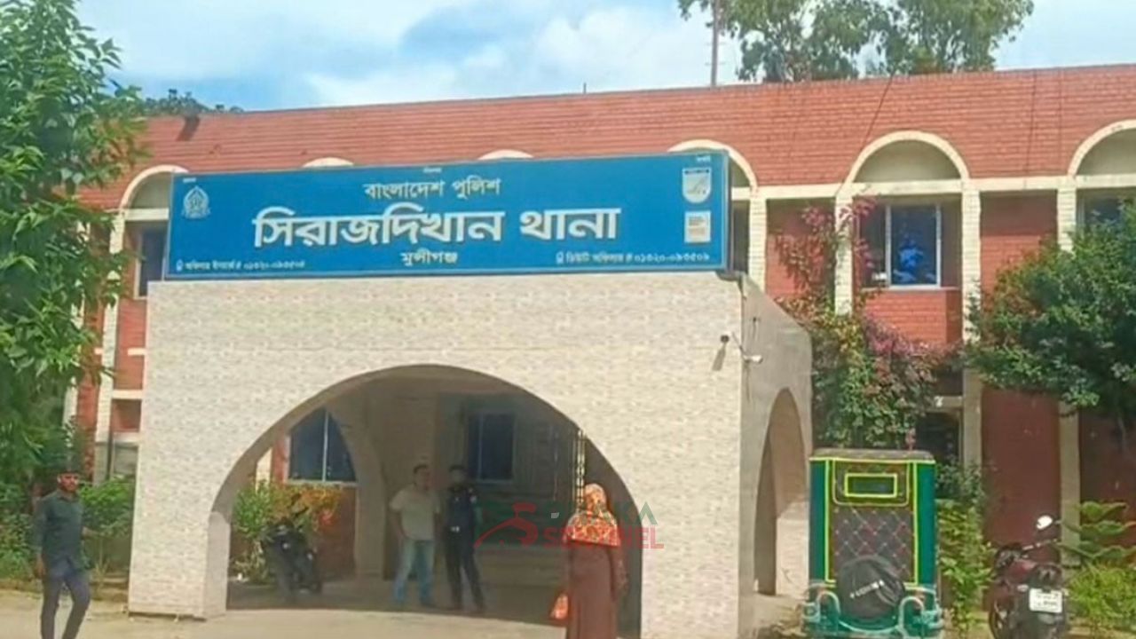 বাবাকে কুপিয়ে জখম, ৬ বছরের শিশুকে হত্যা