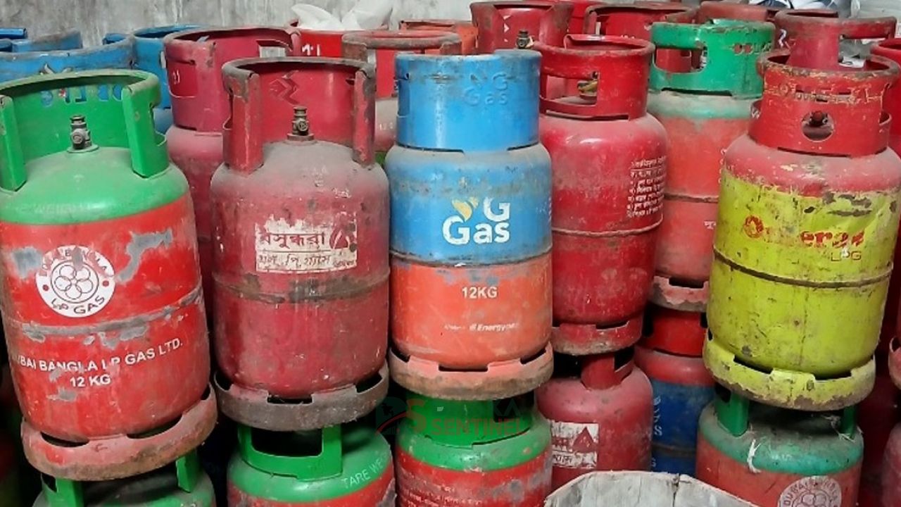 এলপিজির দাম বাড়ানোর সুপারিশ, ঘোষণা আসতে পারে আগামী সপ্তাহে