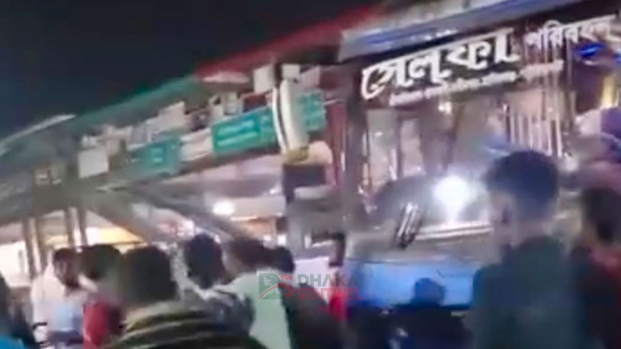 মানিকগঞ্জে বাসমালিককে পিটিয়ে আহত, লাখ টাকা ছিনতাইয়ের অভিযোগ